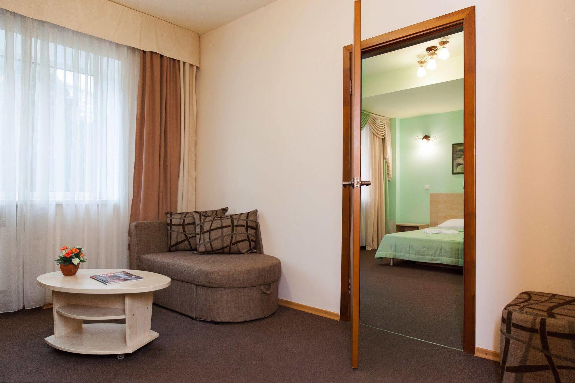 U Fontana Hotel มินสก์ ภายนอก รูปภาพ