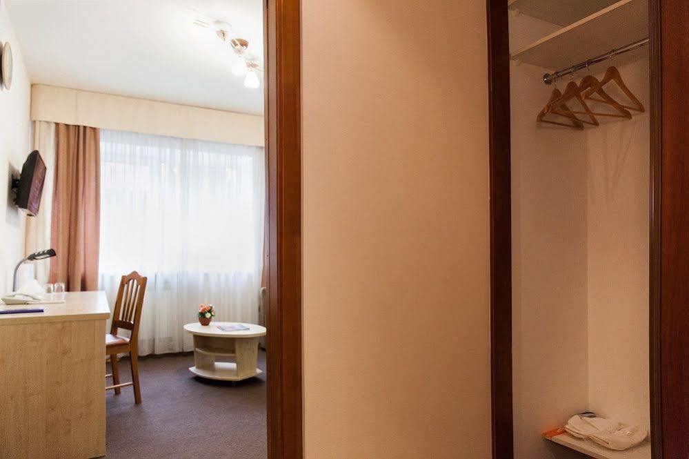 U Fontana Hotel มินสก์ ภายนอก รูปภาพ