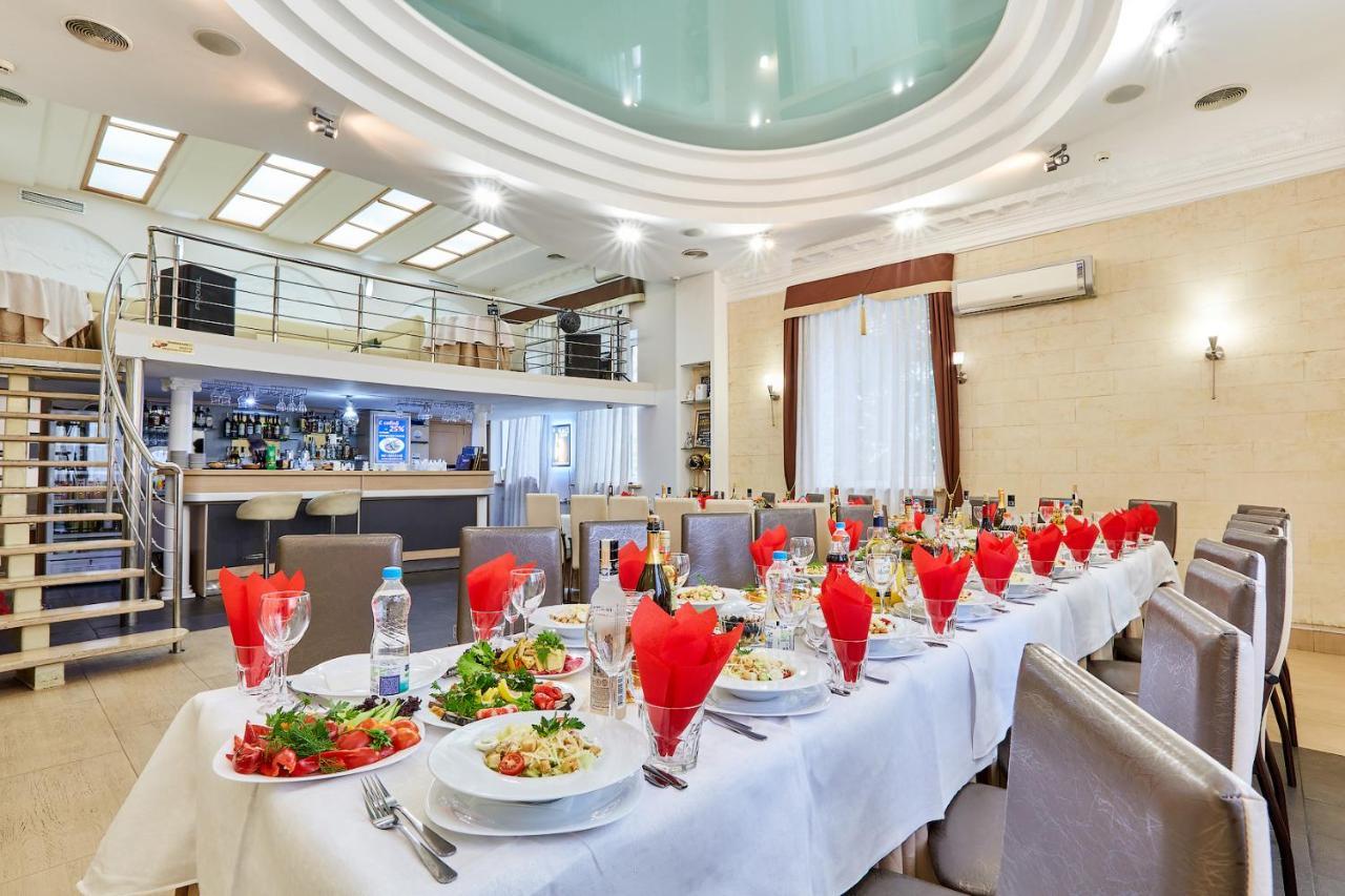U Fontana Hotel มินสก์ ภายนอก รูปภาพ